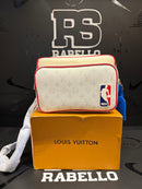 Bolsa Louis Vuitton 2020 LV X NBA WHITE MONOGRAM NIL MESSENGER BAG - Pronta Entrega