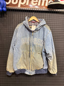 Jaqueta Supreme Reflective Arc Hooded Work Denim FW25 - Pronta Entrega