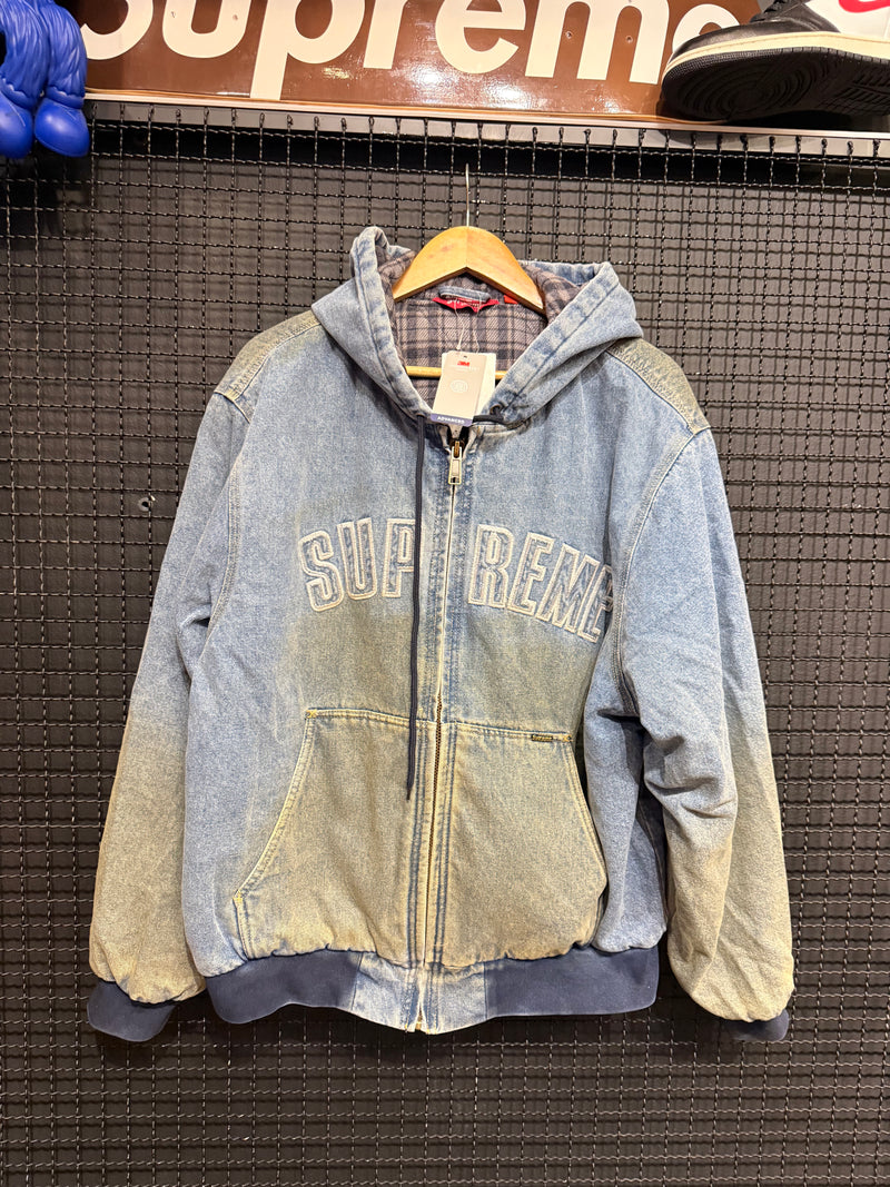 Jaqueta Supreme Reflective Arc Hooded Work Denim FW25 - Pronta Entrega