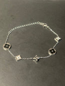 Pulseira Prata 3 Correntes Ajustável Trevos Círculo/Losango Black/White - Pronta Entrega