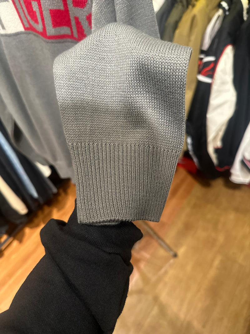Suéter Tommy Hilfiger Cinza/Vermelho - Pronta Entrega