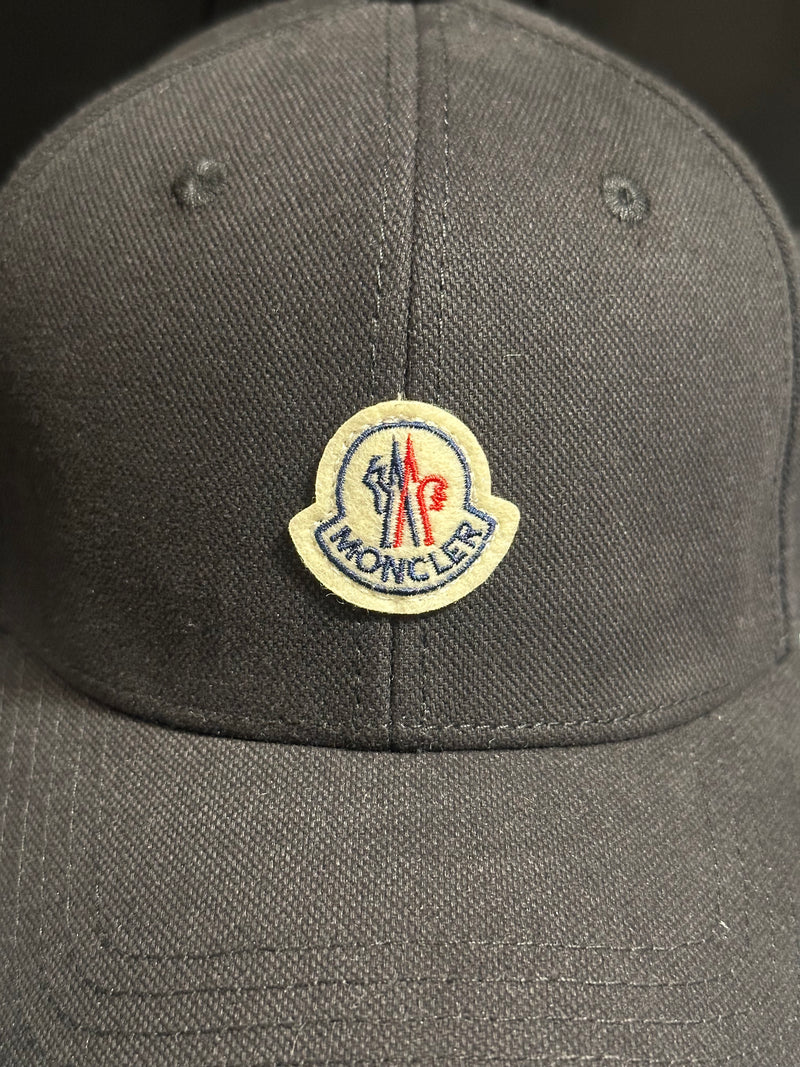 Boné Aba Curva Beisebol Moncler Black - Pronta Entrega