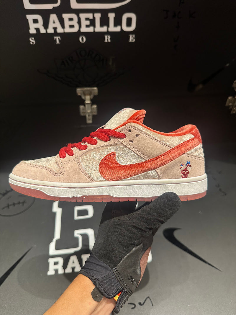 Tênis Nike SB Dunk Low Pro Strangelove - Pronta Entrega