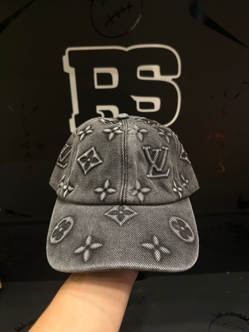 Boné Louis Vuitton Jeans Escuro Aba Curva - Pronta Entrega
