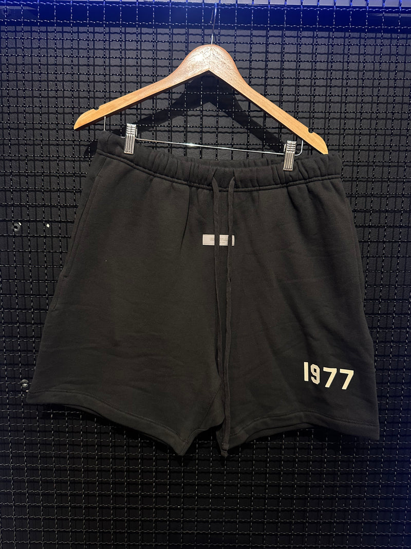 Short Essentials 1977 Cinza Escuro - Pronta Entrega