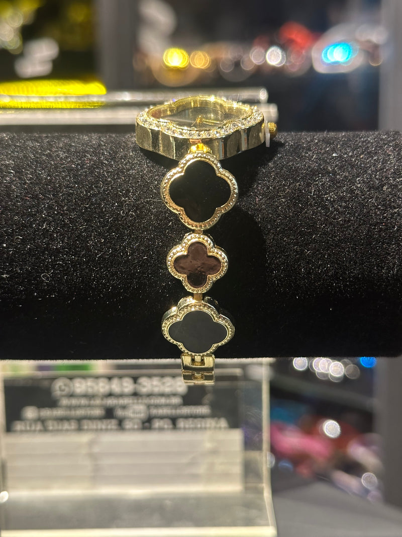 Relógio Pulseira Dourada Trevos Pretos 20 CM - Pronta Entrega