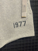 Short Essentials 1977 Cinza Escuro - Pronta Entrega