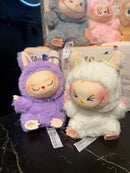 Boneco Labubu “Have a Seat” – Chaveiro | Mini Figura Colecionável Pop Mart - Pronta Entrega