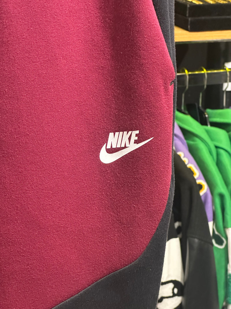 Calça Moletom Nike Slim Fit Preta/Vermelha Com Punho - Pronta Entrega