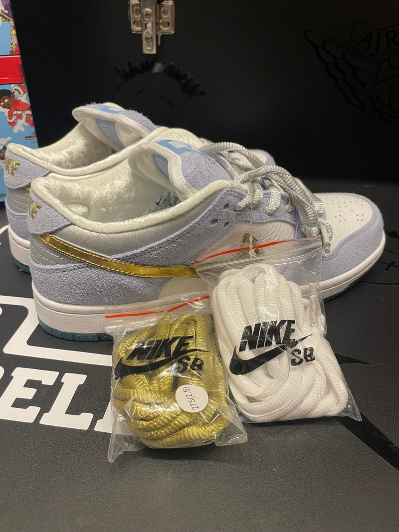 Tênis Nike Dunk Low SB Sean Cliver Holiday Special ' - Pronta Entrega