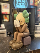 Boneco KAWS Passing Through Open Edition Brown Vinyl Figure 27 CM - Pronta Entrega (Copy)