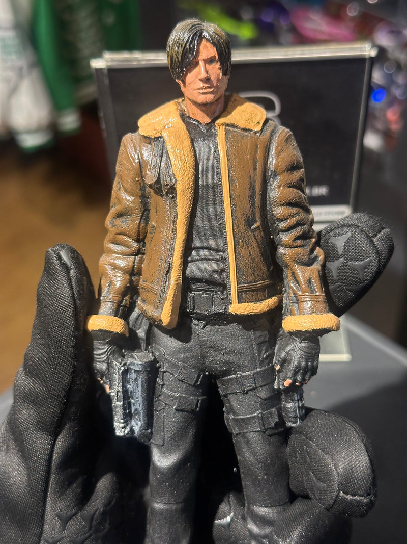 Boneco de Ação Resident Evil Leon 21cm Resina - Pronta Entrega