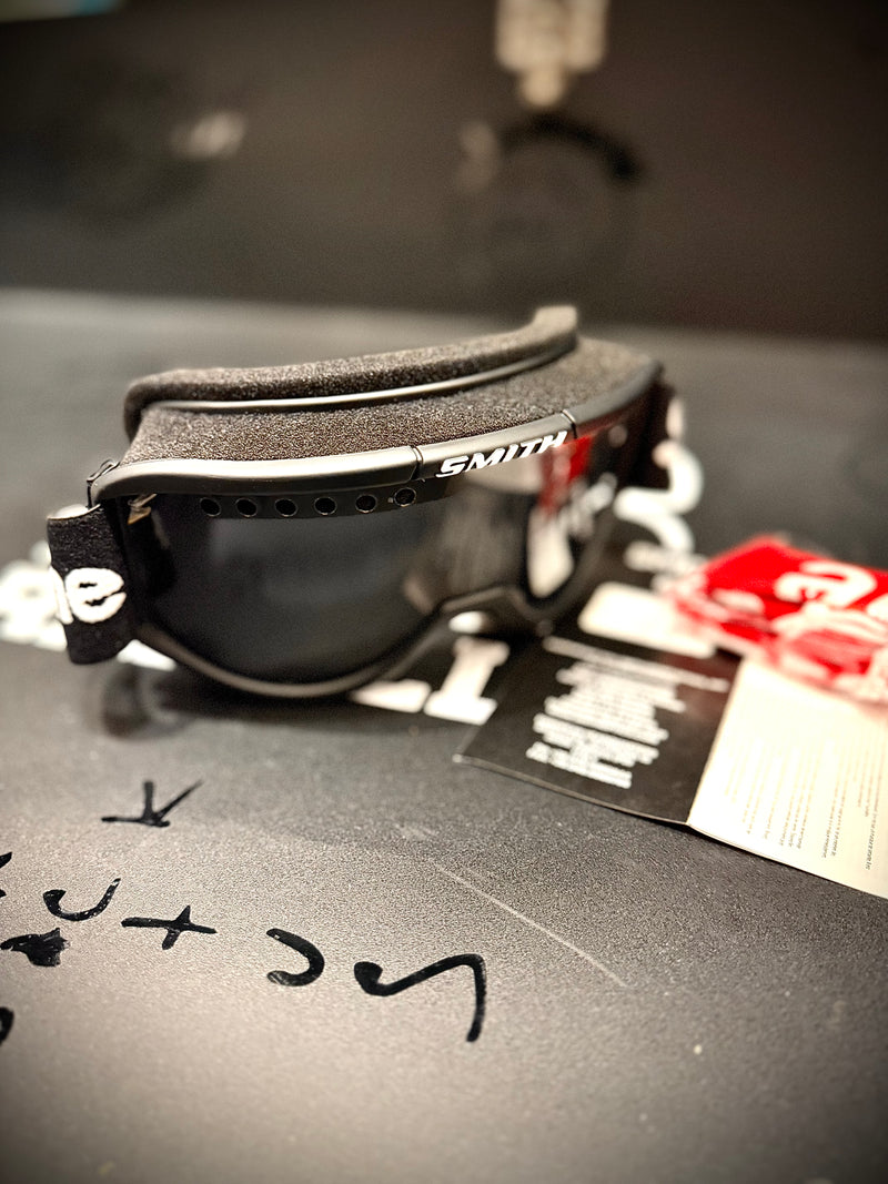 Óculos de Ski – Supreme x Smith Preto - Pronta Entrega