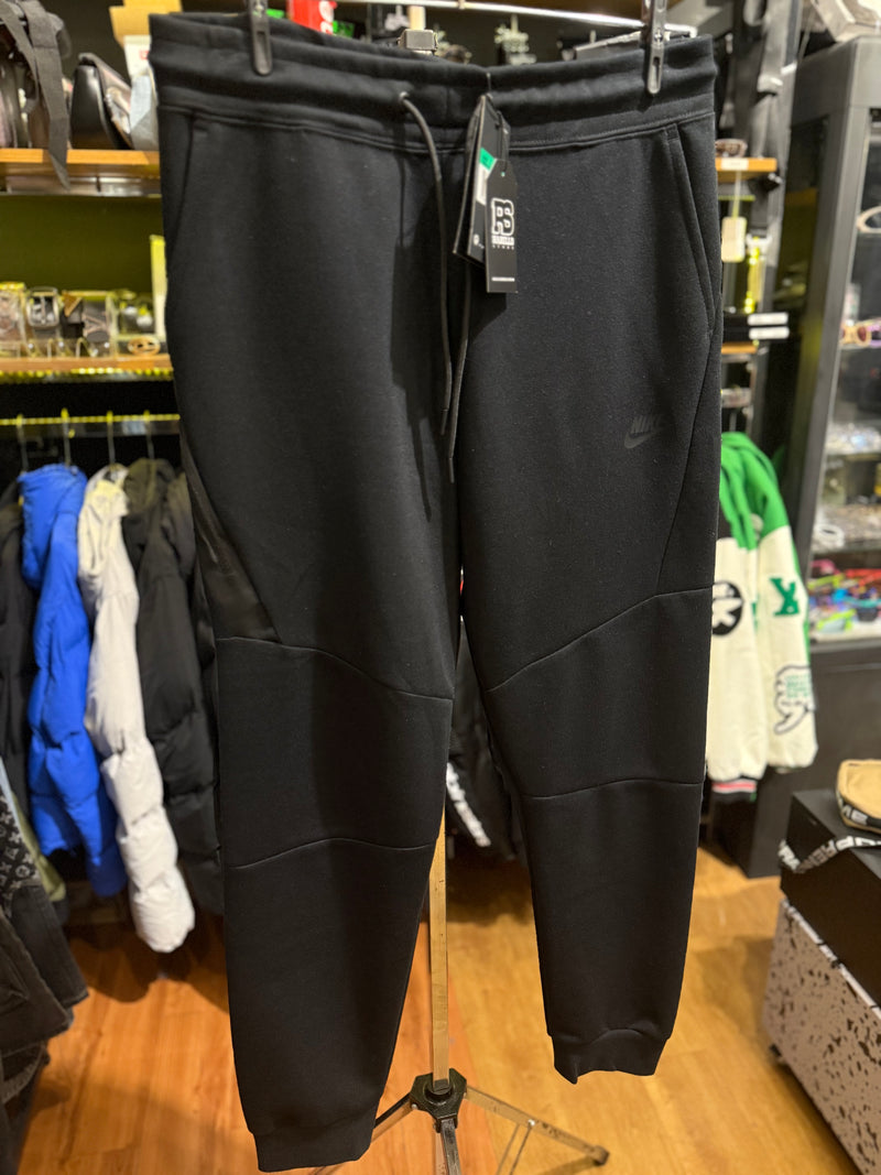 Calça Nike Tech Sportwear Preto - Pronta Entrega