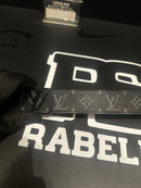 Cinto Louis Vuitton Initiales 115 CM Preto Matte Monogram Eclipse - Pronta Entrega