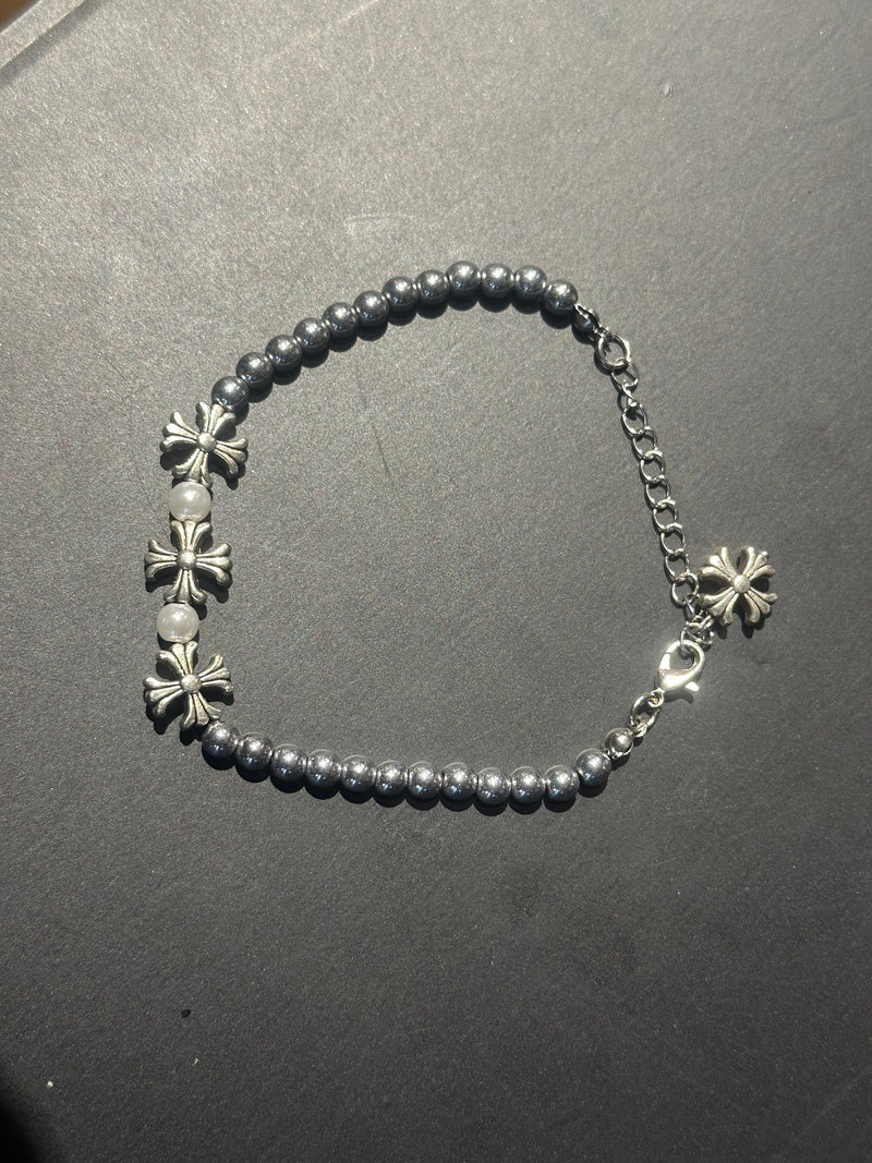 Pulseira Chrome Hearts Pérolas Prata Cruzes 19 + 5 CM - Pronta Entrega