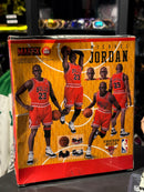 Action Figure Michael Jordan: Chicago Bulls NBA Uniforme Vermelho No. 100 Medicom Mafex - Pronta Entrega
