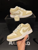 Tênis Nike Air Jordan 1 Low SE Sail Rattan University Red - Pronta Entrega