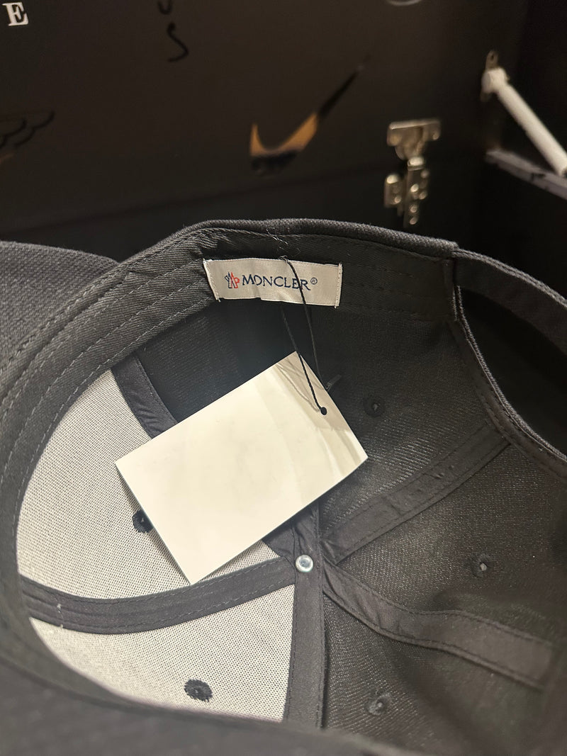 Boné Aba Curva Beisebol Moncler Black - Pronta Entrega