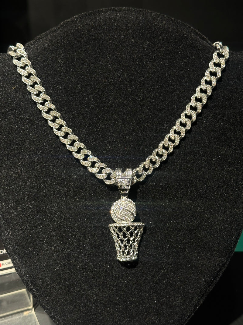 Corrente Cravejada Pingente Basketball Em Zicornia Cubica Prata 50 CM - Pronta Entrega