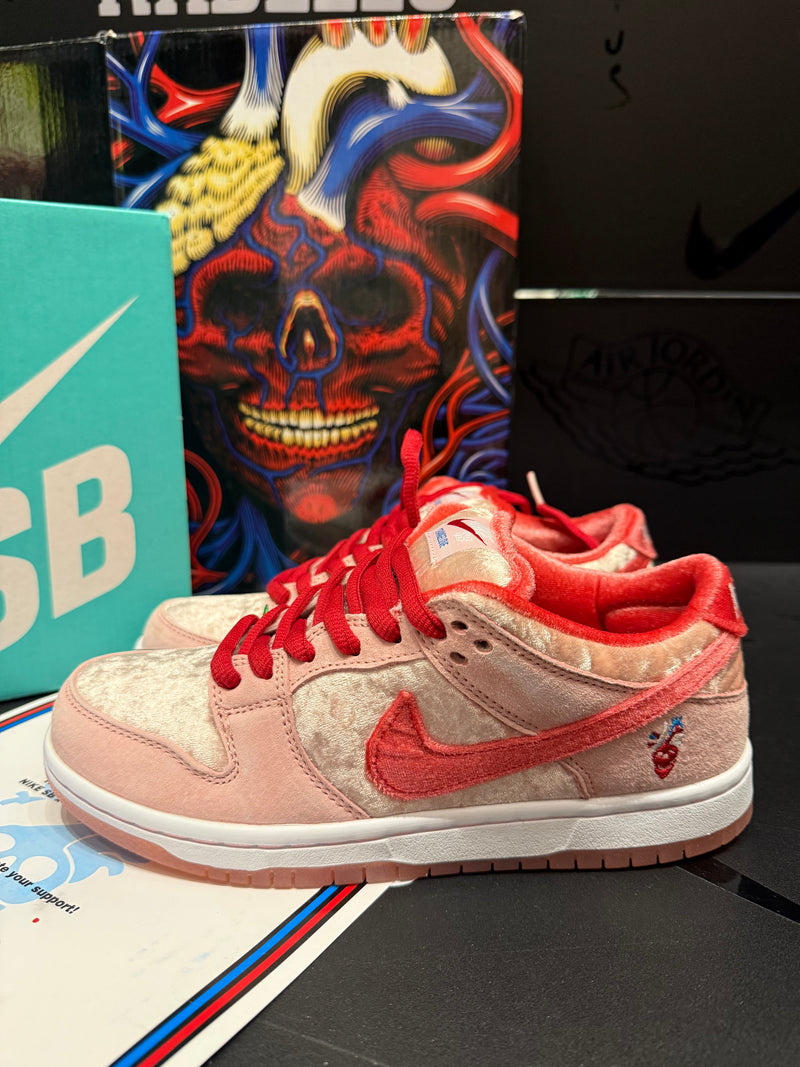 Tênis Nike SB Dunk Low Pro Strangelove - Pronta Entrega
