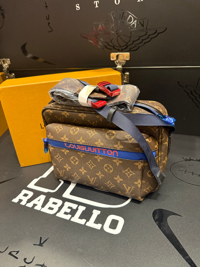 Bolsa Louis Vuitton Messenger
Monogram Outdoor PM Brown Blue - Pronta Entrega