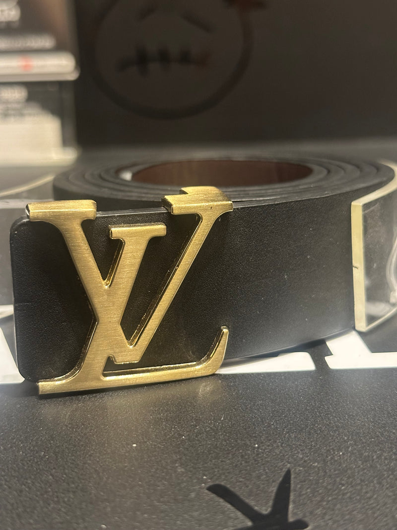 Cinto Louis Vuitton Initiales Black Logo Gold 125 CM  - Pronta Entrega
