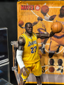 Action Figure LeBron James Lakers No. 127 Medicom Mafex - Pronta Entrega