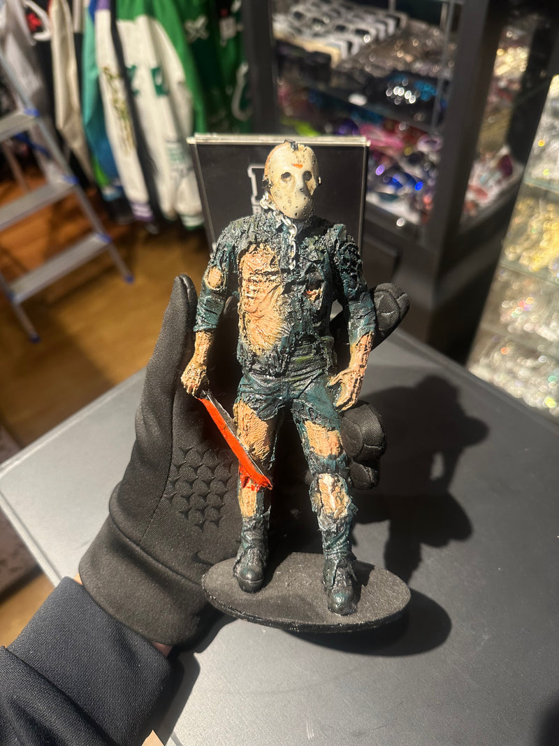 Boneco de Ação Jason Voorhees Facão 20cm Resina - Pronta Entrega