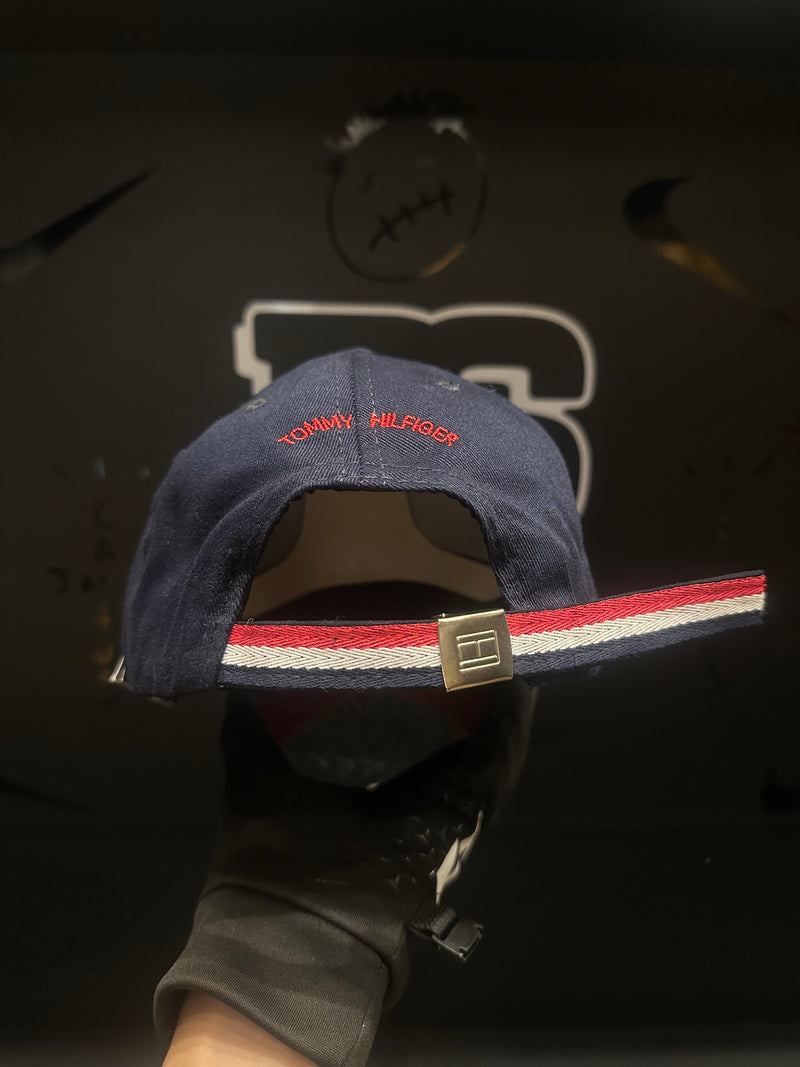 Boné Aba Curva Tommy Hilfiger Logo Pequeno Azul Escuro - Pronta Entrega