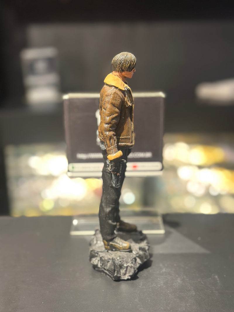 Boneco de Ação Resident Evil Leon 21cm Resina - Pronta Entrega
