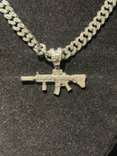 Corrente Cravejada Pingente Assault Rifle Em Zicornia Cubica Prata 45 CM - Pronta Entrega
