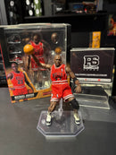 Action Figure Michael Jordan: Chicago Bulls NBA Uniforme Vermelho No. 100 Medicom Mafex - Pronta Entrega