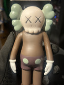 Boneco Colecionável KAWS Marrom/Verde 18cm - Pronta Entrega