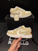 Tênis Nike Air Jordan 1 Low SE Sail Rattan University Red - Pronta Entrega