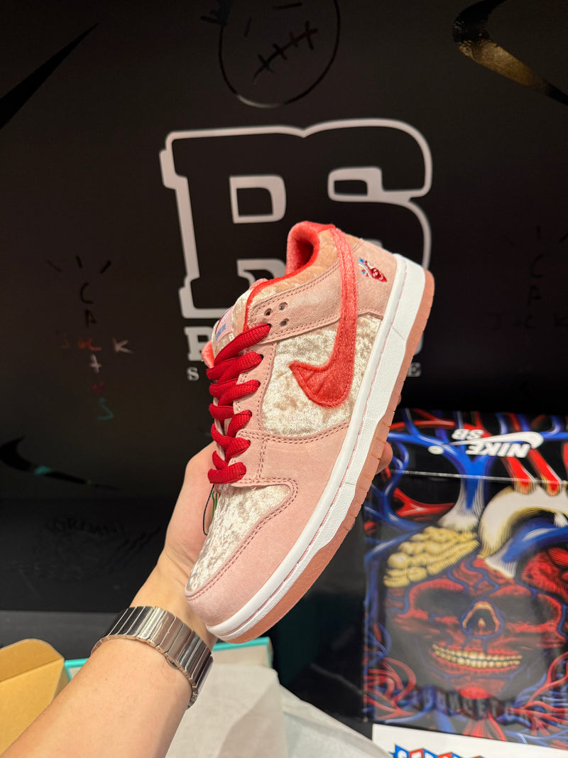 Tênis Nike SB Dunk Low Pro Strangelove - Pronta Entrega