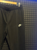 Calça Nike Club Knit
Masculina Sem Punho Preta - Pronta Entrega