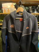 Conjunto Tech Fleece Nike X Syna “Life Of Syn” Black Orange - Pronta Entrega