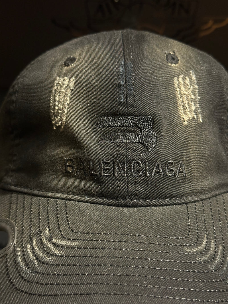 Boné Balenciaga Preto Destonado Aba Curva Cortada - Pronta Entrega