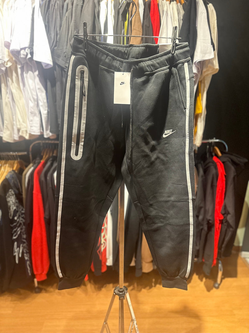 Calça Nike Tech Fleece Black Reflective - Pronta Entrega