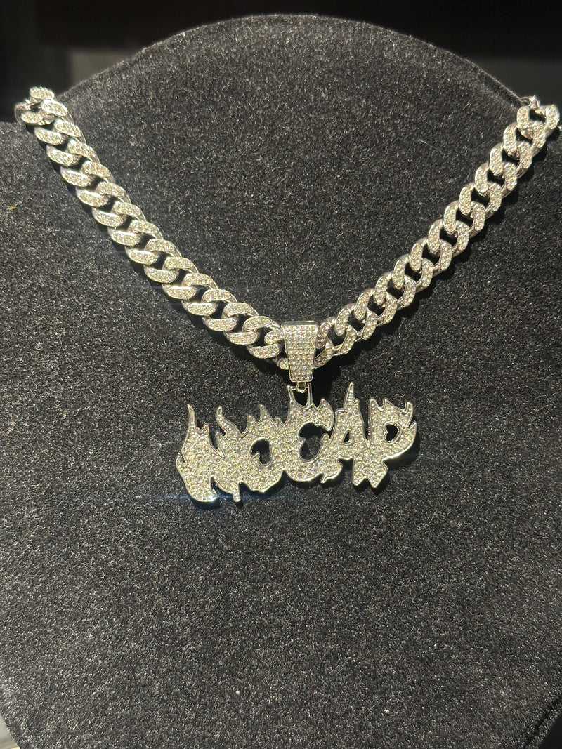 Corrente Cravejada Pingente “No Cap” Em Zicornia Cubica Prata 45 CM - Pronta Entrega