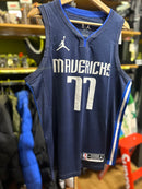 Jersey Air Jordan NBA Dallas Mavericks Luka Doncic