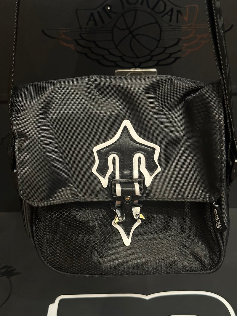 Bag Transversal Trapstar Irongate T Black White - Pronta Entrega