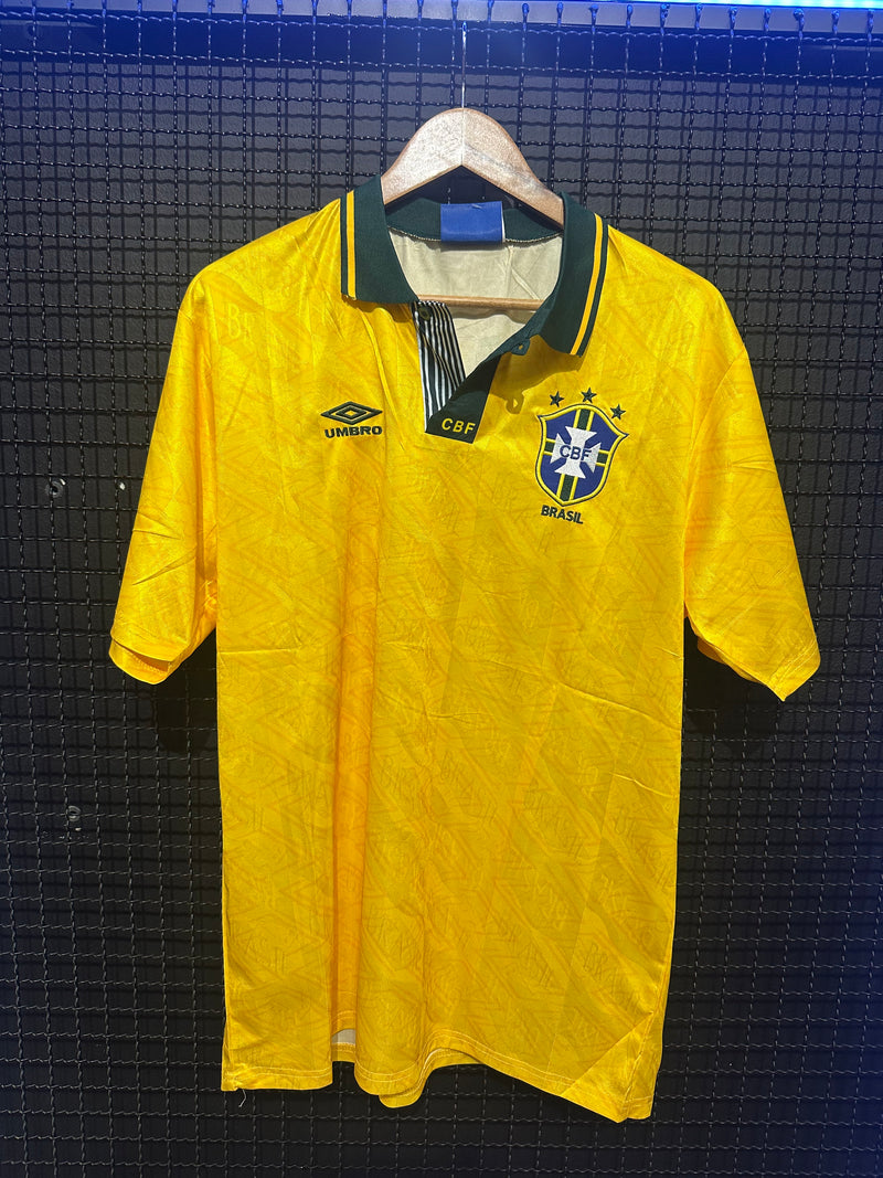 Camiseta Umbro Retrô Seleção Brasileira 1990 - Pronta Entrega