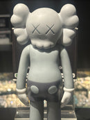 Boneco Colecionável KAWS Silver 18cm - Pronta Entrega