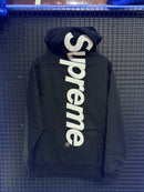 Moletom Supreme Satin Appliqué Black SS26-W9 - Pronta Entrega