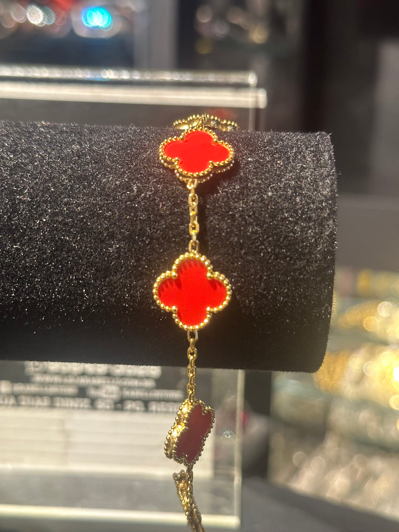 Pulseira Van Cleef Dourada Trevos Vermelhos 24 CM - Pronta Entrega