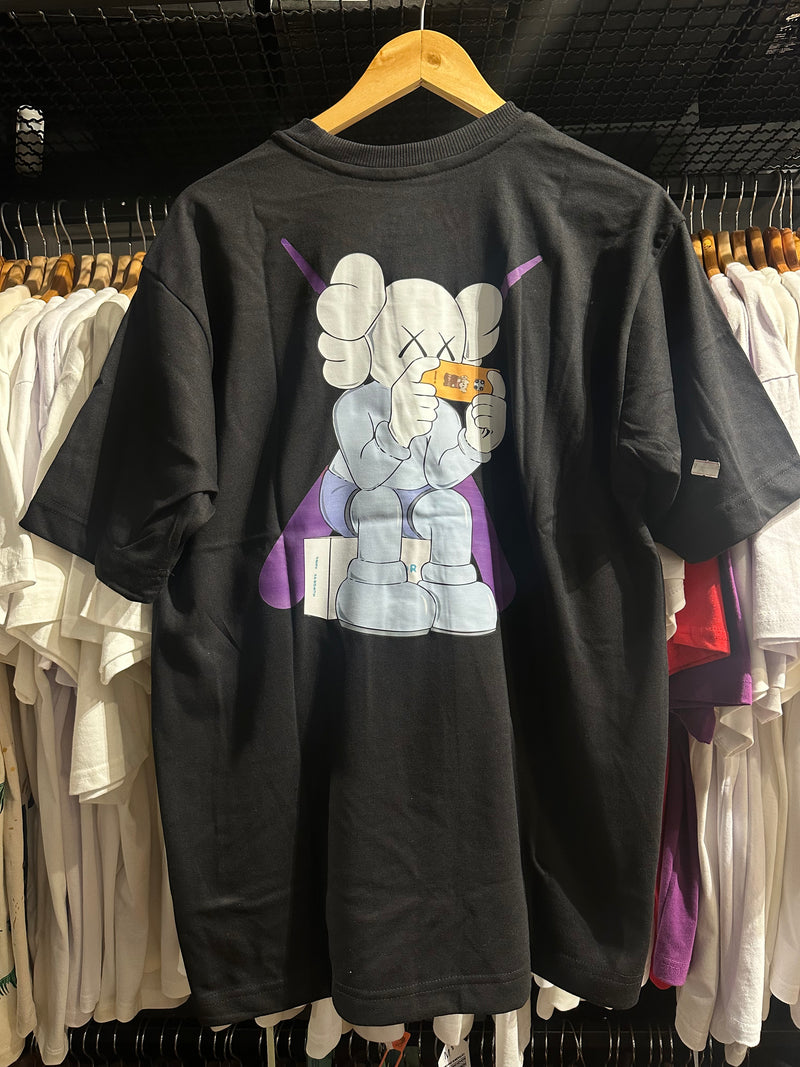 Camiseta KAWS Oversized Preta - Pronta Entrega