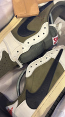 Tênis Nike Air Jordan 1 Retro Low SP Travis Scott "Medium Olive" - Pronta Entrega