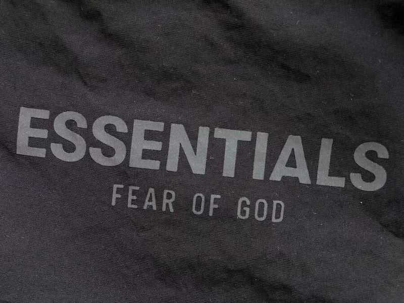 Shorts Fear of God Essentials Refletivo - Encomenda